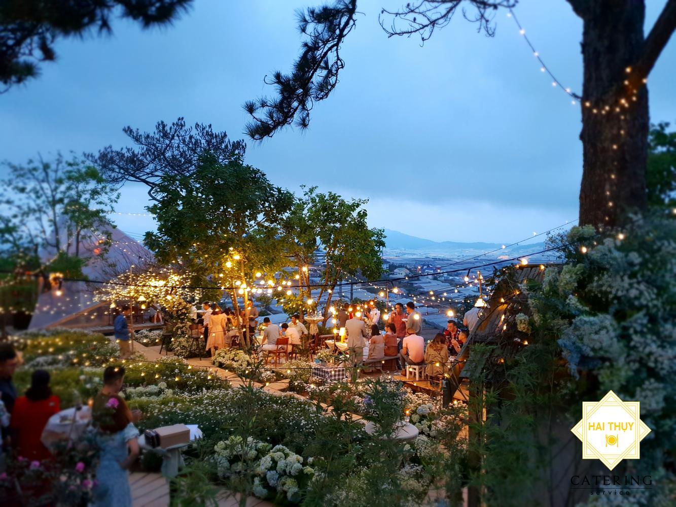 Buổi tiệc cưới ngoài trời tại Đà Lạt