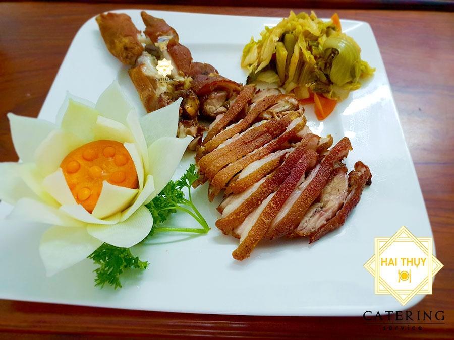 Sự tỉ mỉ và khéo léo khi trang trí món ăn