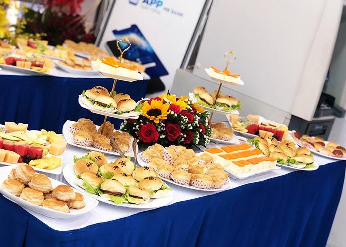 Tại sao bạn nên sử dụng dịch vụ đặt tiệc liên hoan văn phòng?