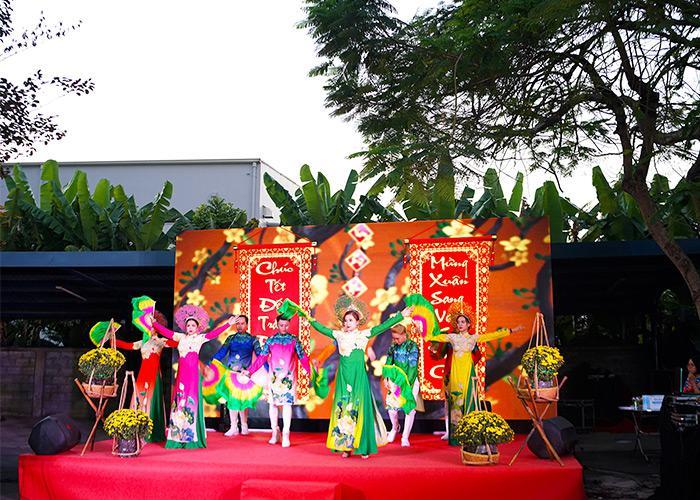 Tổ chức tiệc liên hoan công ty kết hợp với nhạc hội chuyên nghiệp