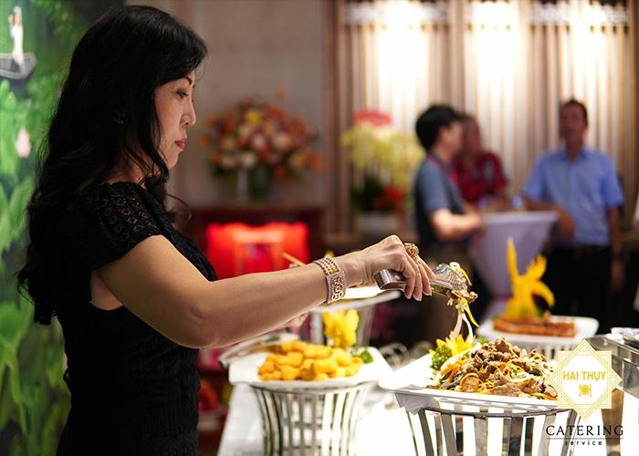 Tổ chức tiệc liên hoan gia đình ấm cúng và ý nghĩa cùng Hai Thụy Catering 