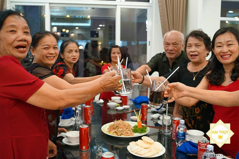 Tổ chức tiệc liên hoan gia đình ấm cúng và ý nghĩa cùng Hai Thụy Catering 